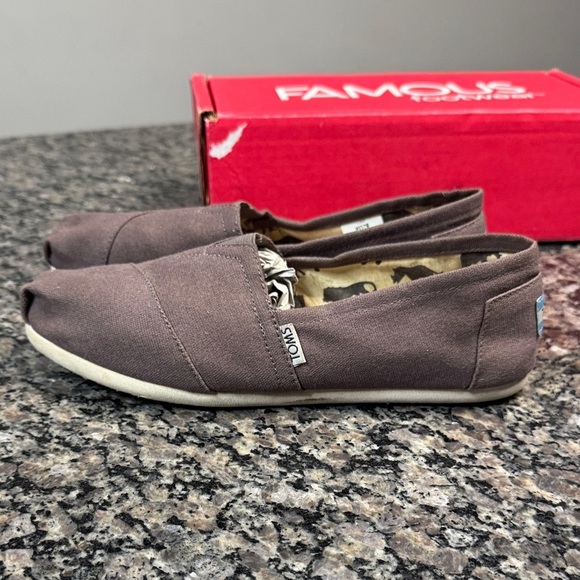 TOMS Taupe Canvas flat loafers Slip-Ons EuC 9 - Picture 5 of 11